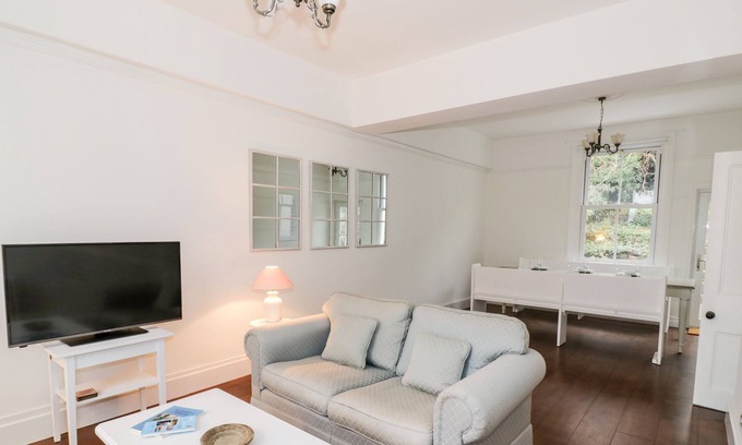 Malvern Cottage | 73 COWLEIGH ROAD, family friendly, with a garden in Malvern