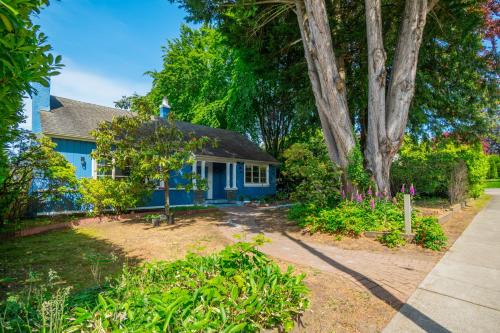 Kerrisdale Villa | 7811 The Solace Vista