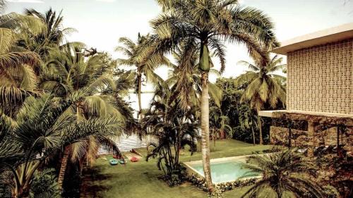 Calderitas Villa | 7BR Beautiful Waterfront Villa - Perfect Getaway