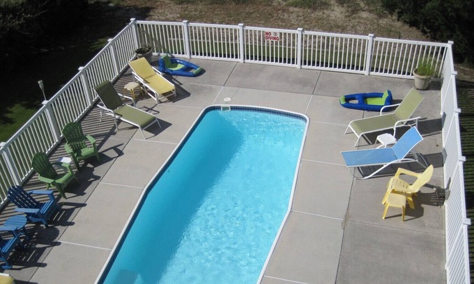 The Point Cottage | 8 Bedrooms with Private Pool; Beautiful Sound and Ocean Views!