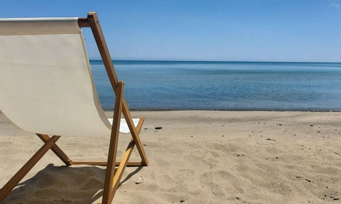 Applegate Resort | 8 Cottages with - The Perfect Beachfront Property for LARGE groups