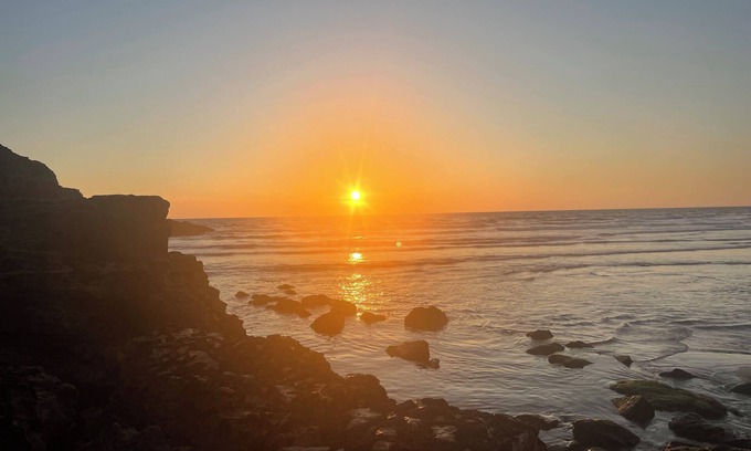 Perranporth Apartment | 8 mins walk to Perranporth beach and shops from this cosy Sea Side Cabin