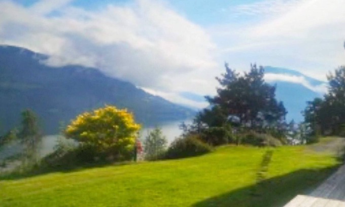 Stryn House | 8 person holiday home in Innvik-By Traum