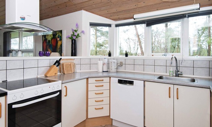 Jegum House | 8 person holiday home in Oksbøl