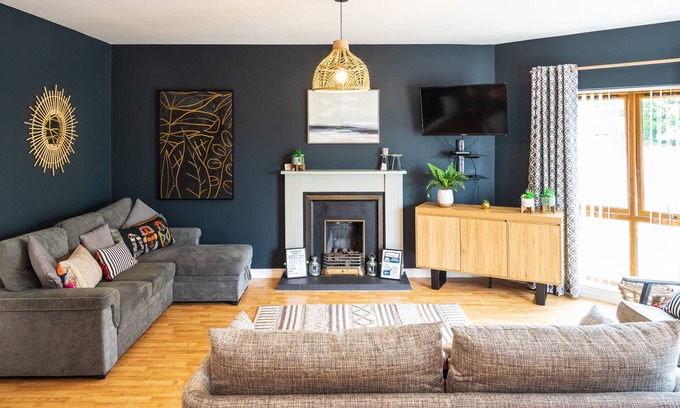 Ballycastle House | 8 The Abbey