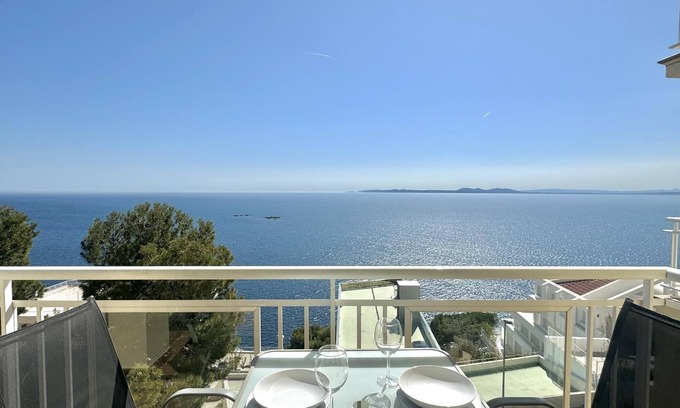 Almadraba-Canyelles Apartment | 8. Wonderful sea views with communal pool