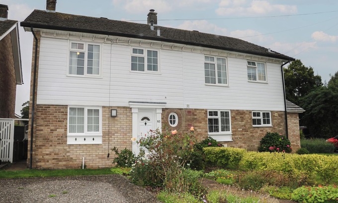 Havant House | 83 OAKLANDS ROAD, family friendly, with a garden in Havant