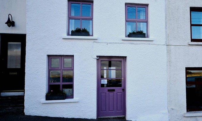 Roundstone Cottage | 85 m² Cabin ∙ 2 bedrooms ∙ 4 guests