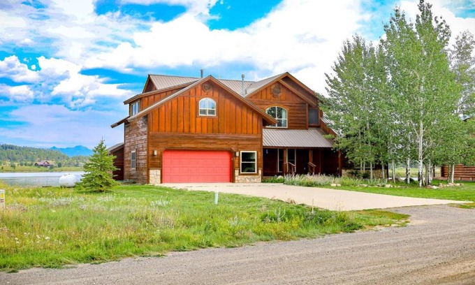 Lake Hatcher Park House | 87 Point Place