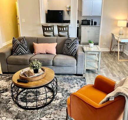 Downtown Atlanta House | 8N - Stylish 1 BD 1 BA condo in Downtown Atlanta