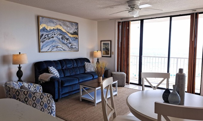 Orange Beach Condo | 8th-floor beachfront condo w/fitness center, hot tub, tennis courts, & 3 pools