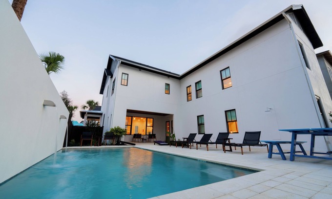 Florida Central Atlantic Coast Resort | 9 Bedroom, 10 Bathroom Entire House w/Home Theater in Orlando, FL near Disney!
