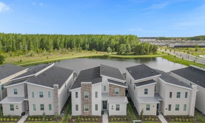 Kissimmee House | 9 Bedroom/5 Bathroom Storey Lake (4276 PW)