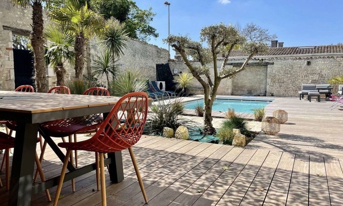 Puilboreau House | 9 Bedroom Private vacation home in Puilboreau