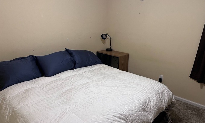 Tallahassee House | 9 Miles to FAMU & 7 Miles to FSU; Convenient/Safe Neighborhood. Backyard fenced.