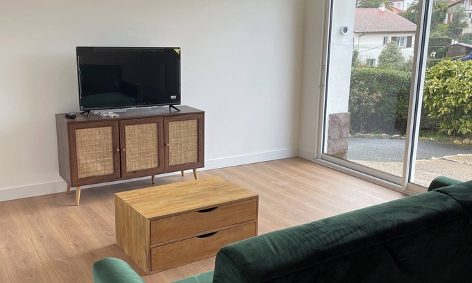 Anglet Apartment | 9 minutes from the beach! Apartment T3 anglet center.
