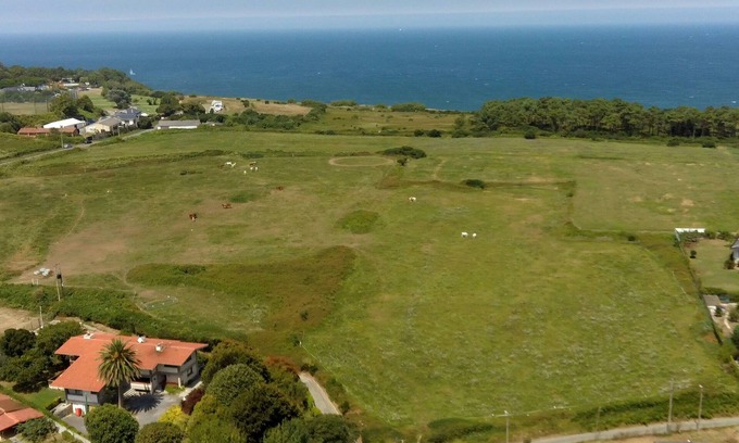 Getxo Villa | 9 Rooms. 600 sqm house. 3000 sqm garden. 500 sqm Parking.