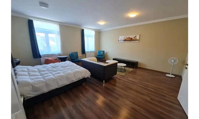Orszagut Apartment | 90㎡ Spacious king Room with Big Living room 102