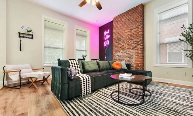 Point Breeze North Apartment | 9Bedrooms+Free Parking+BBQ+Netflix Near Bakery Sq.