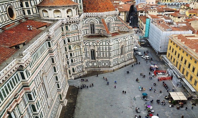 San Lorenzo Apartment | A 135m2 JEWEL IN FLORENCE’S HISTORICAL DISTRICT-MODERN,BRIGHT, AIRY!