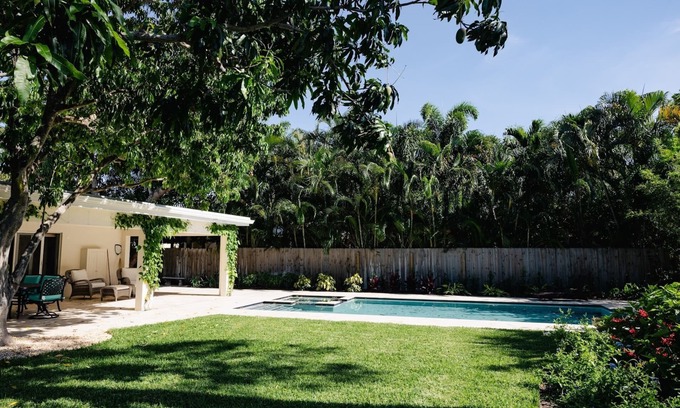 South Palm Park Neighborhood Association Villa | A 3-bedroom/2 bath, fully-renovated home with a resort-style pool and spa.