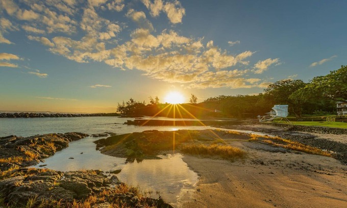 Keaukaha House | A BEAUTIFUL Beach House FULL OF ALOHA in Hilo