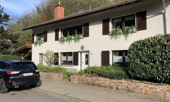 Mettlach House | A beautiful old country house with charm, located directly on the Saar