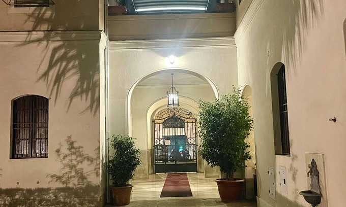 Testaccio Apartment | A&C Design Apartment in Rome Just a Step from Trastevere & Colosseum! Bus Metro
