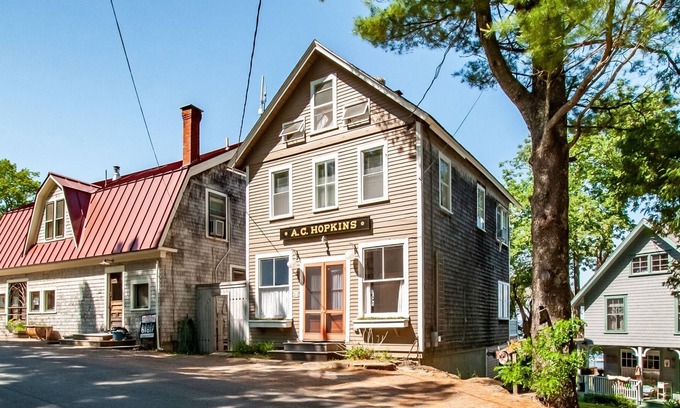 Bayside Cabin | A.C. HOPKINS COTTAGE - Town of Northport - Bayside Village
