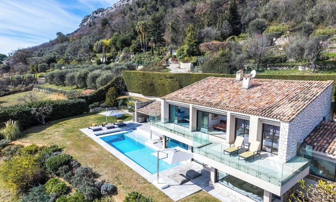 Vence Villa | A contemporary and stylish architectural gem nestled in the Alpes-Maritimes