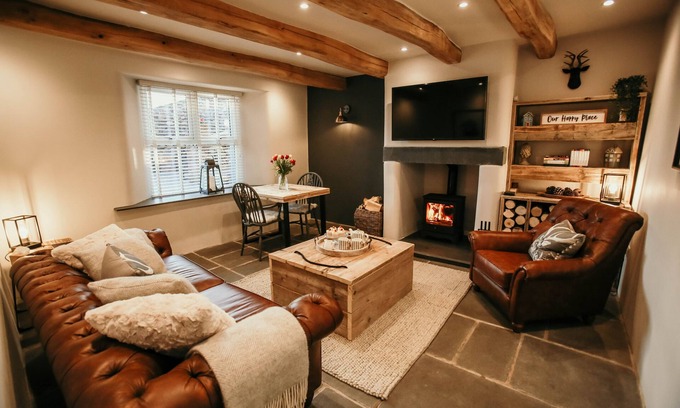 Whitbeck Cottage | A cottage that sleeps 2 guests in 1 bedroom