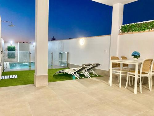 Conil de la Frontera Villa | A Estrenar Villa Gallardo 3 con Piscina Privada - Soló Parejas o Familias
