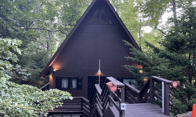 Massanutten House | A-Frame Getaway - w/EV charger!