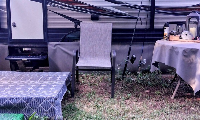 Lancaster RV Rental | A full glamping experience that lets you escape & enjoy the serenity of nature.