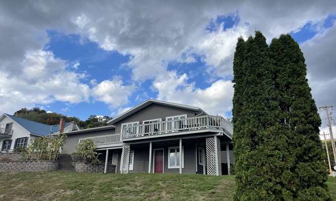 Trempealeau House | A fully remodeled home overlooking Mississippi River in a charming river town!