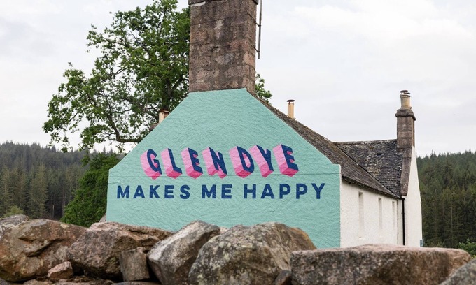 Stonehaven House | A fully restored countryside farmhouse sleeping 12. Includes a wood fired hot tub, Big green egg BBQ and plenty of outdoor activities. Pet freindly.