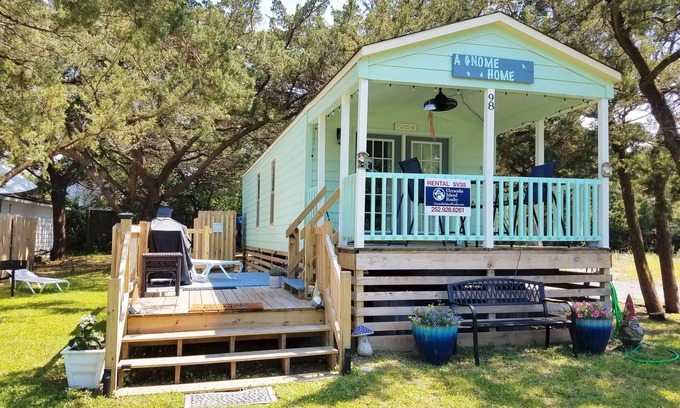 Ocracoke House | A Gnome Home: Convenient to Restaurants and Coffee Shops