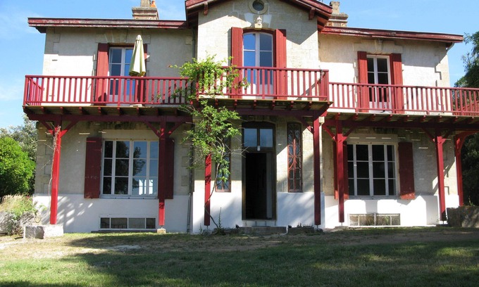 Saint-Georges-de-Didonne Apartment | A haven of peace and greenery by the sea
