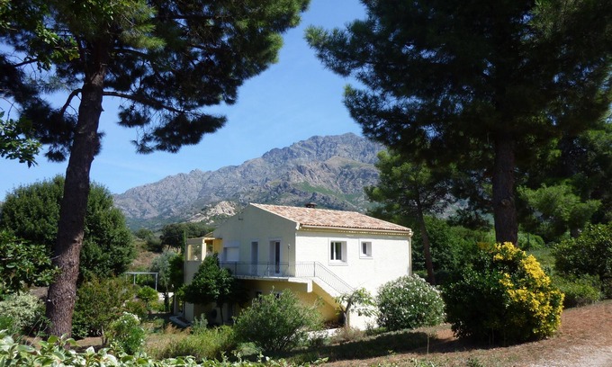 Calenzana Villa | A haven of greenery and calm between sea and mountains.