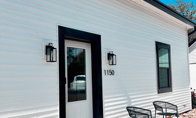 Xenia House | A historic 2 acre property just minutes from town