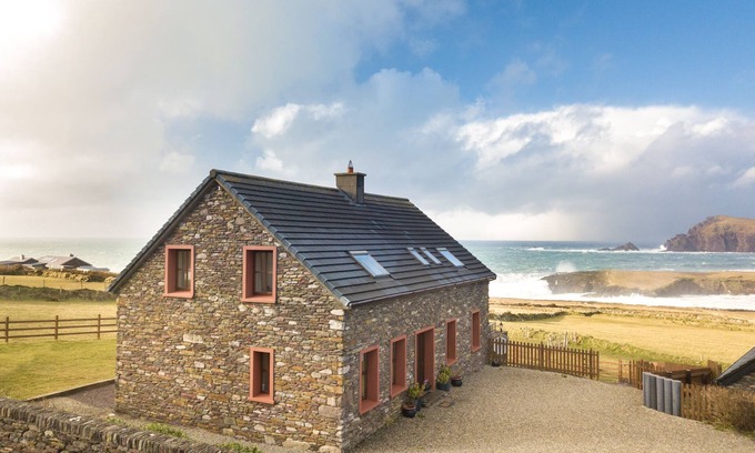 Dunquin House | 'A House to Live for -View to Die for'.