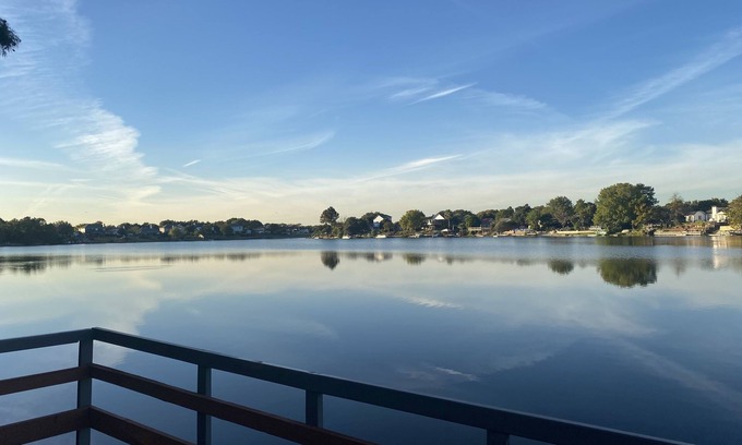 Irving House | A Lakehouse right here in Irving!