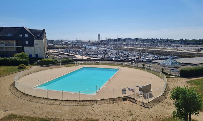Arzon Apartment | A Louer T2 Pour Trois Avec Piscine Dans la Résidence