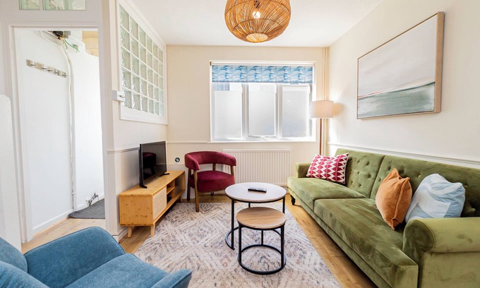 Southsea House | A lovely two bedroom nook by the sea!