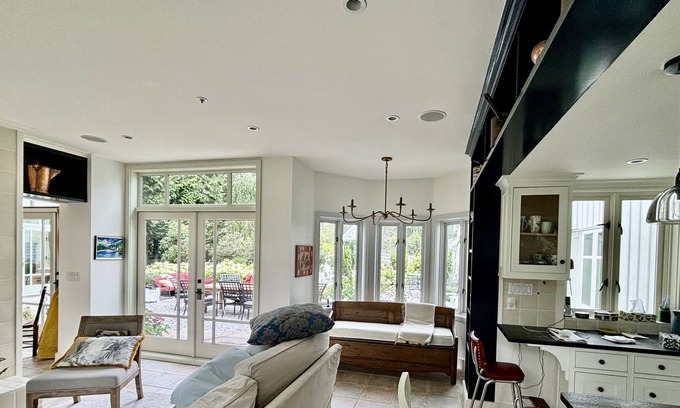 Kerrisdale House | A luxury country farmhouse minutes from Downtown, Vancouver.