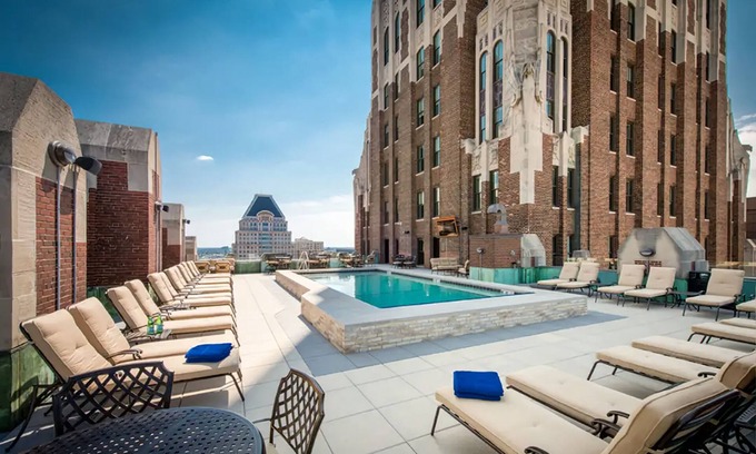 Downtown Baltimore Apartment | A Luxury Downtown 1-Bedroom w/a Roof Top pool & Spectacular View