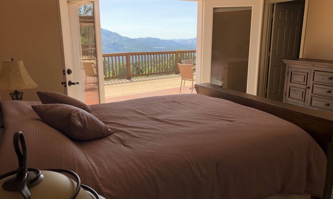 Oakhurst House | A million dollar view!