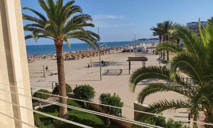 La Pineda Apartment | A pie de PLAYA