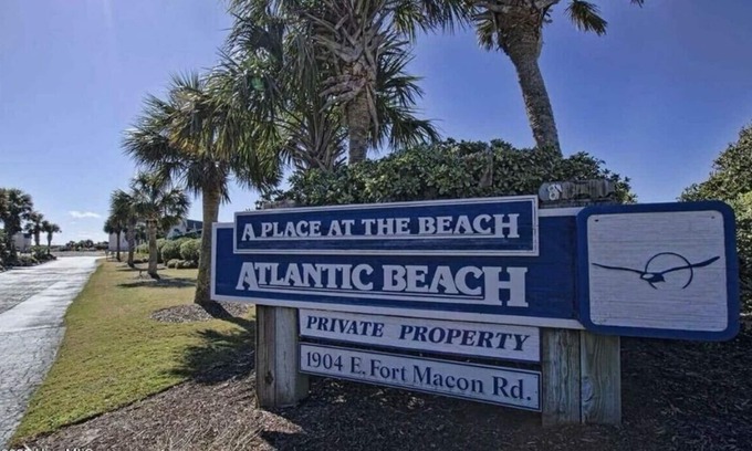 Morehead City Condo | A Place At The Beach III Escape to Comfort: Charming 2-Bedroom Condo