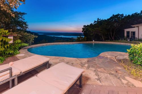 Lago Vista House | A Pool With A View